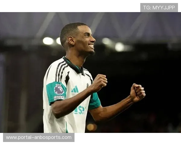 纽卡斯尔联前锋伊萨克连续七场进球，对阵热刺再破门