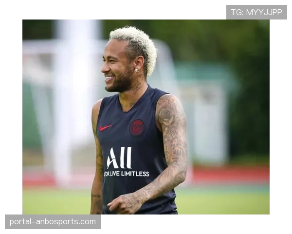 内马尔触球训练进展良好,目标复出 内马尔触球训练进展良好,目标复出